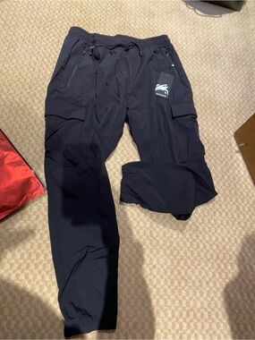 Alphalete black tech cargo pants new large mens